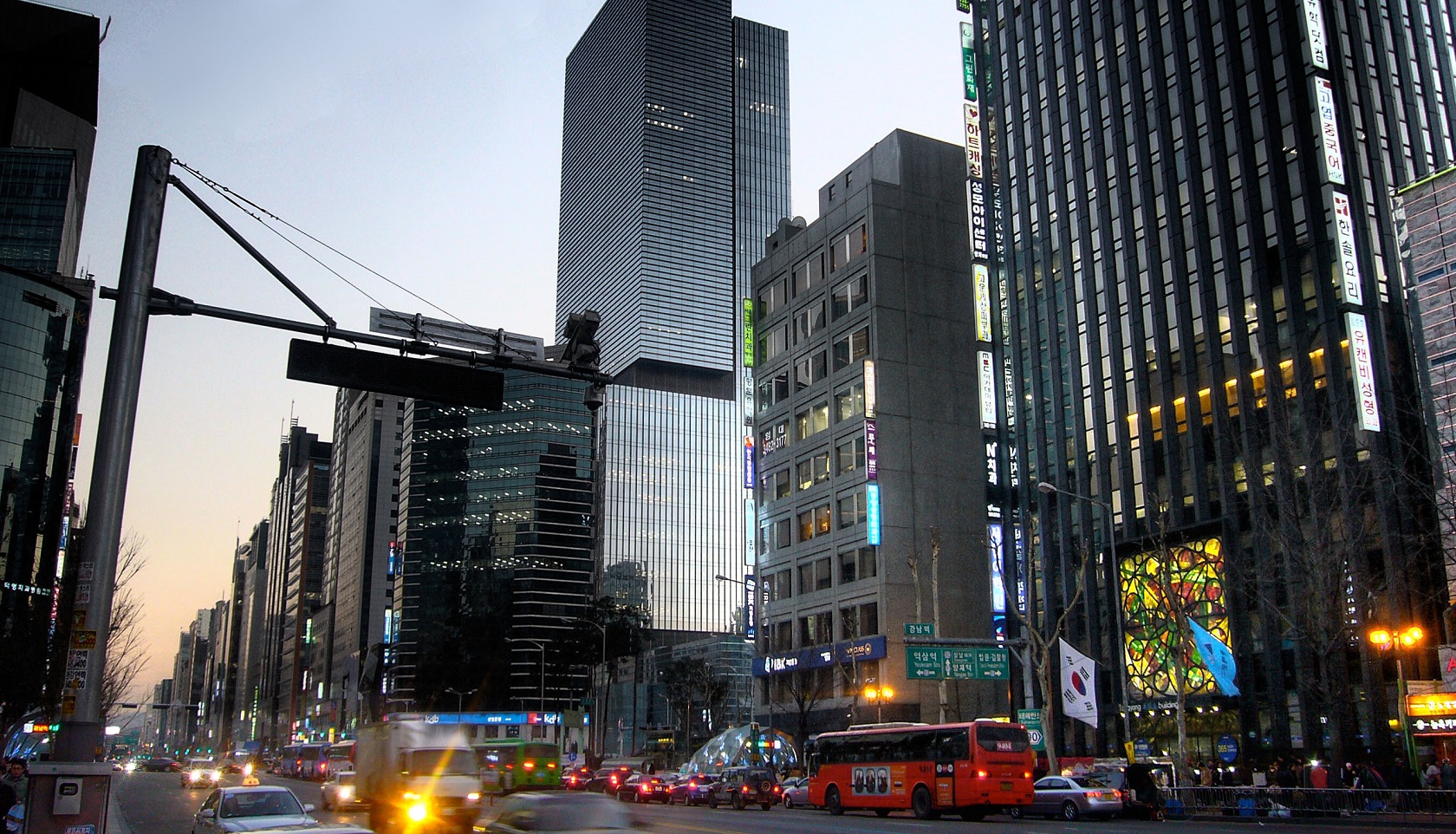 韓國經過2011年的915大停電後，提出許多改善方案（圖為韓國首爾）