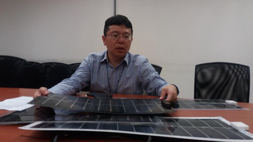 謝東坡博士分享團隊研發可撓印刷式太陽電池的心路歷程